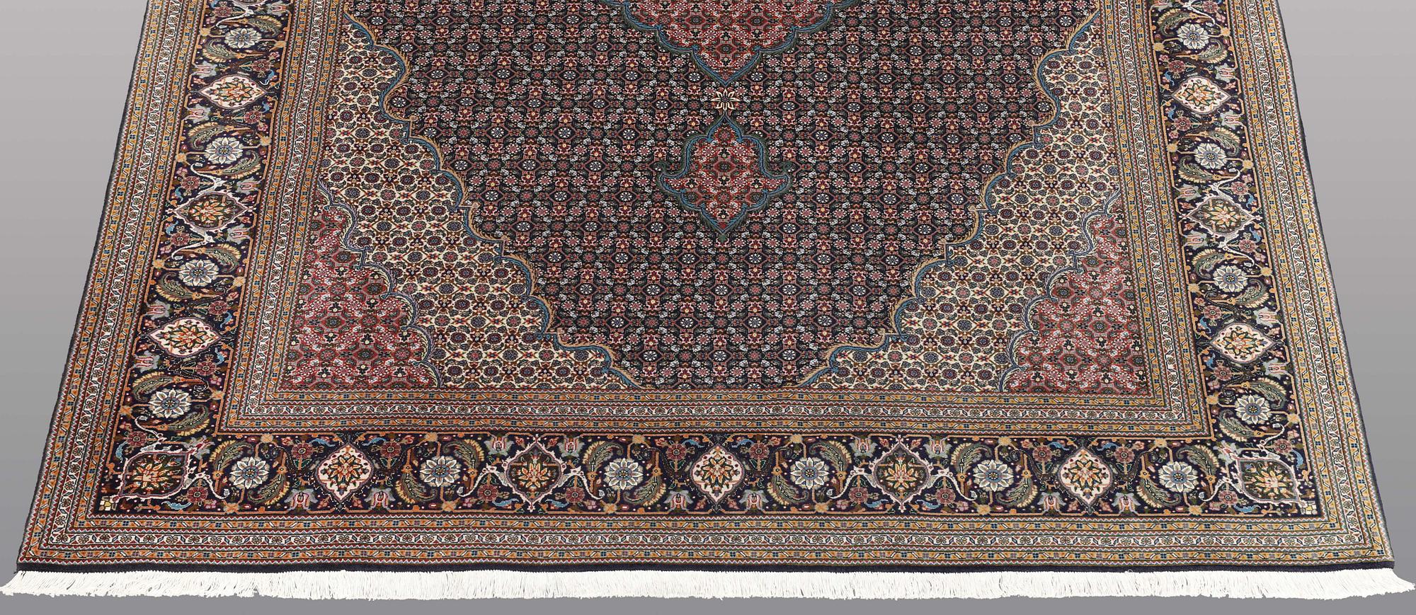 MATTO, Tabriz part silk, so called 50 Radj, ca 300 x 202 cm.