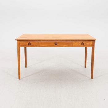 Hans J Wegner, an AT-305 oak desk from Andreas Tuck Denmark.