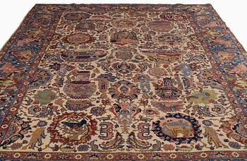A semi-antique Tabriz ‘Zir Khaki' carpet, ca 366 x 251 cm.