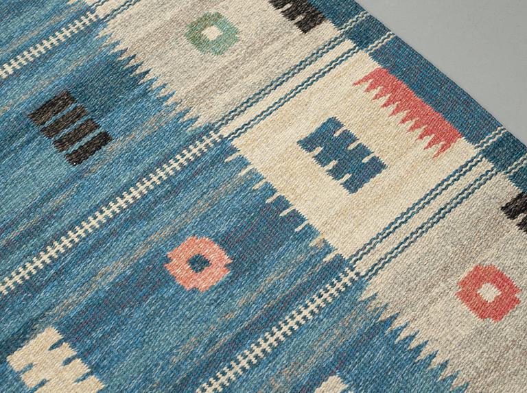 Carl Dangel, A CARPET, flat weave, ca 262 x 172,5 cm, signed CD (Carl Dangel). Sweden around the middle of the 20th century.