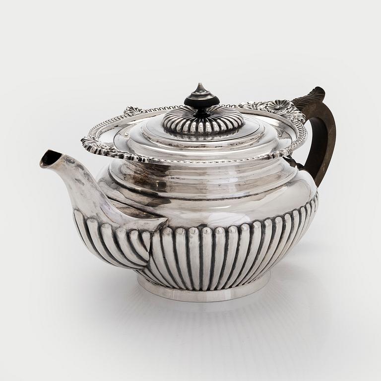 Walker & Hall, tekanna, sterlingsilver, Sheffield, England 1903.
