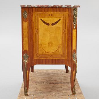 Chest of drawers, Gustavian style, mid-20th century.