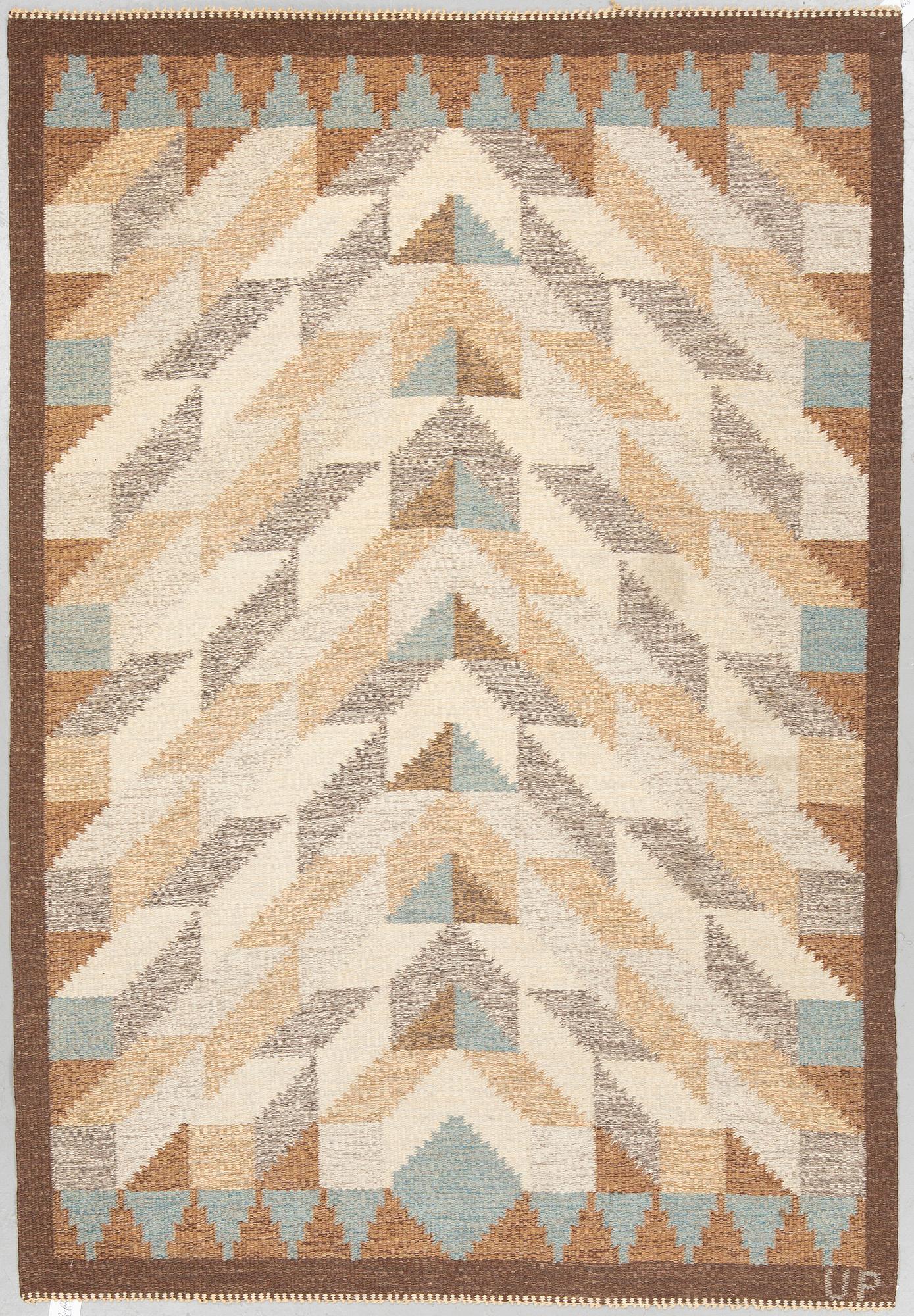 A swedish 1960's - 1970's flat woven carpet, signed UP, (Ulla Parkdahl), around 203 x 141 cm.