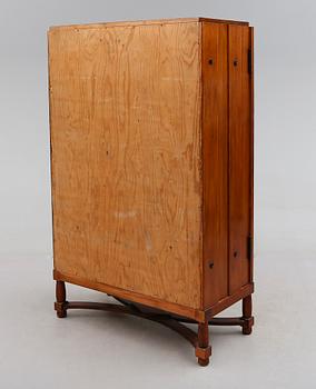 AXEL EINAR HJORTH, modell "Lovö", skåp, 1900-talets första hälft.