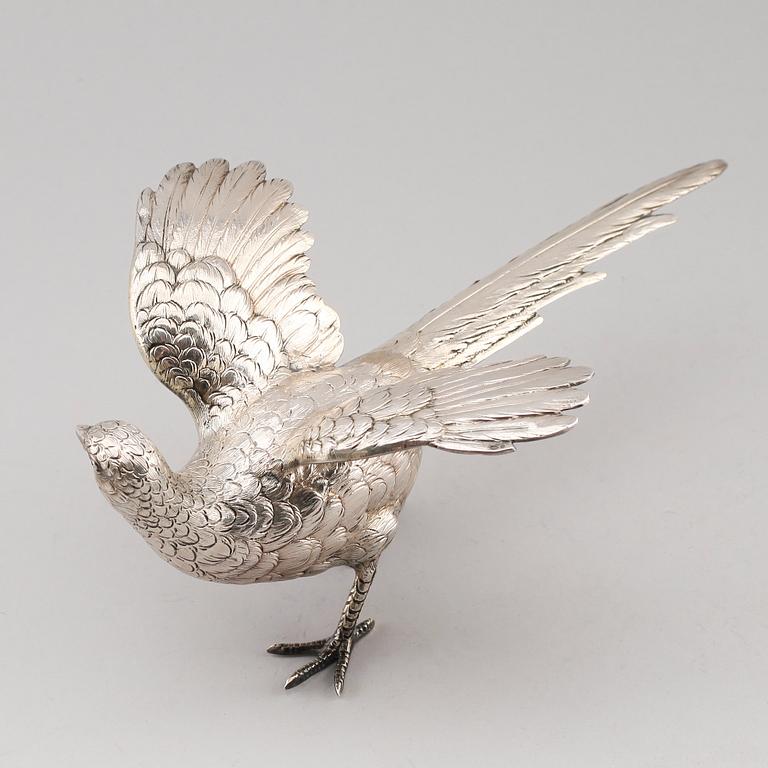 FIGUR, silver (835), 1900-talets mitt. Vikt ca 286 gram.