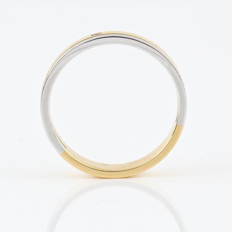 RING, Bliss, Italien, 18K guld/vitguld, två sammansatta band med diamant ca  0.02ct.
