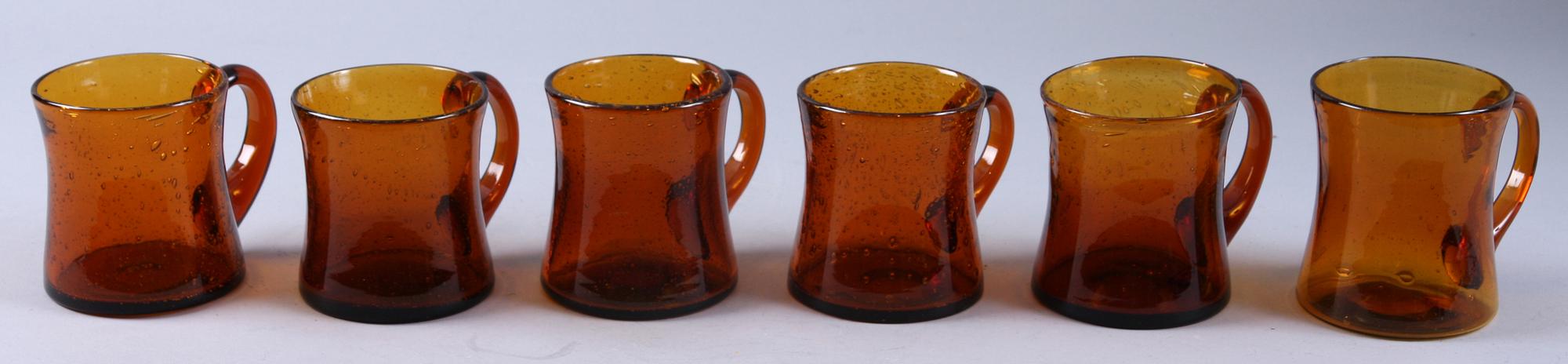 MUGGAR, 6 st, glas, Erik Höglund, sign.