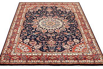 A Hamadan carpet, c. 312 x 216 cm.