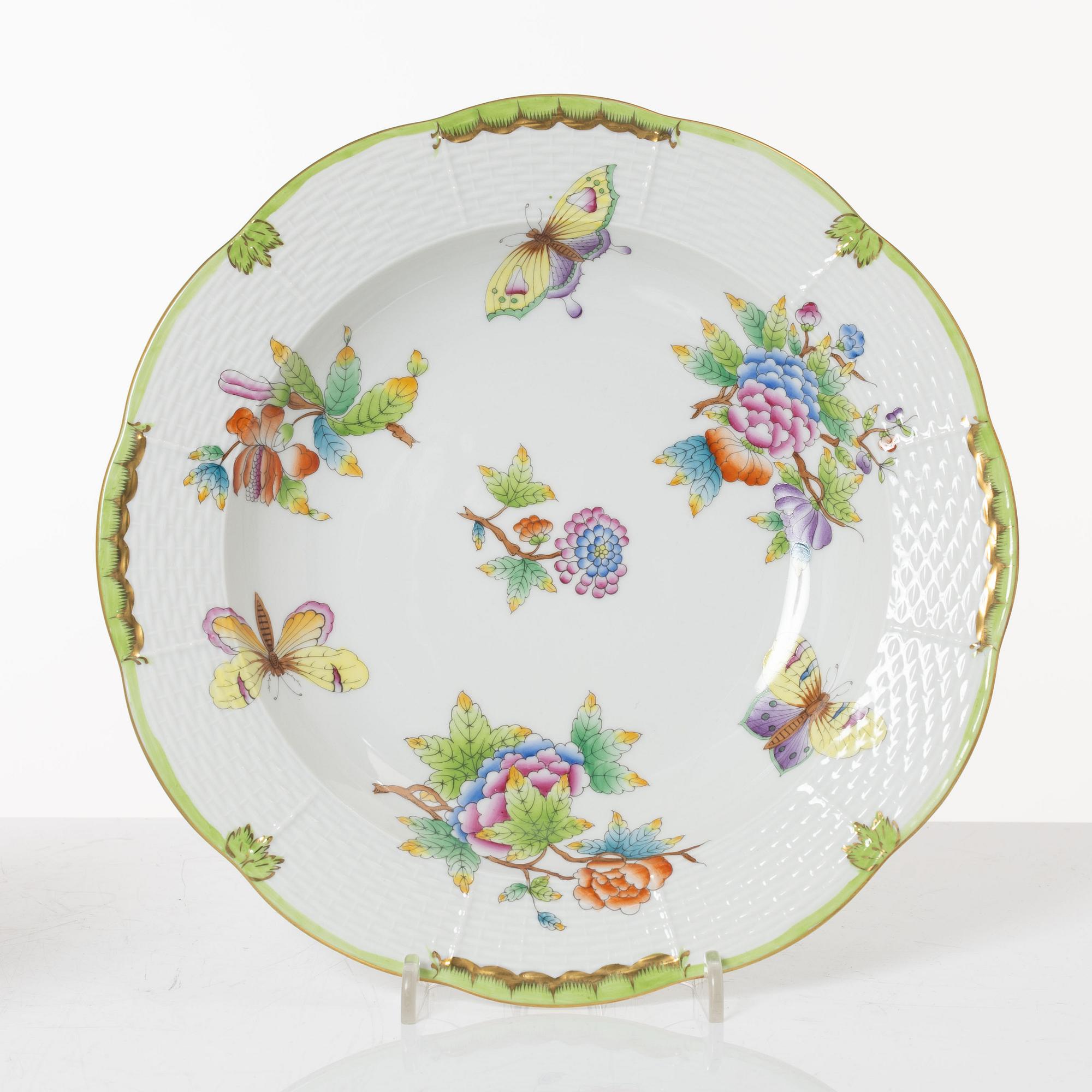 A 68-piece 'Queen Victoria' dinner service, Herend, Hungary.