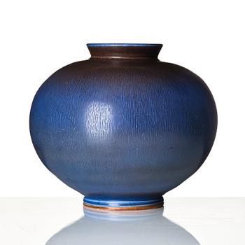 Berndt Friberg, a stoneware vase, Gustavsberg studio, Sweden 1964.