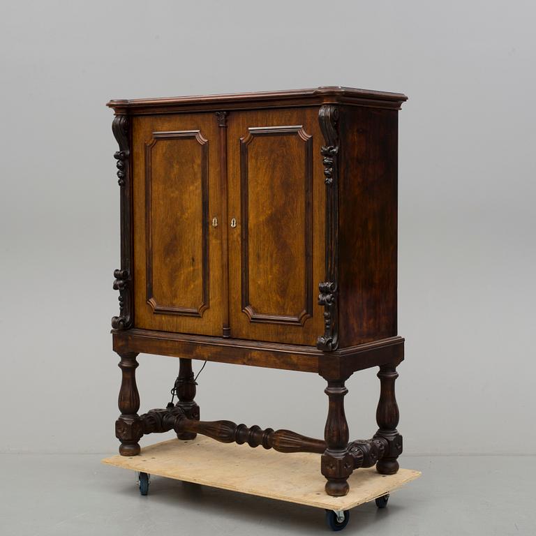 BARSKÅP, 1900-talets mitt.