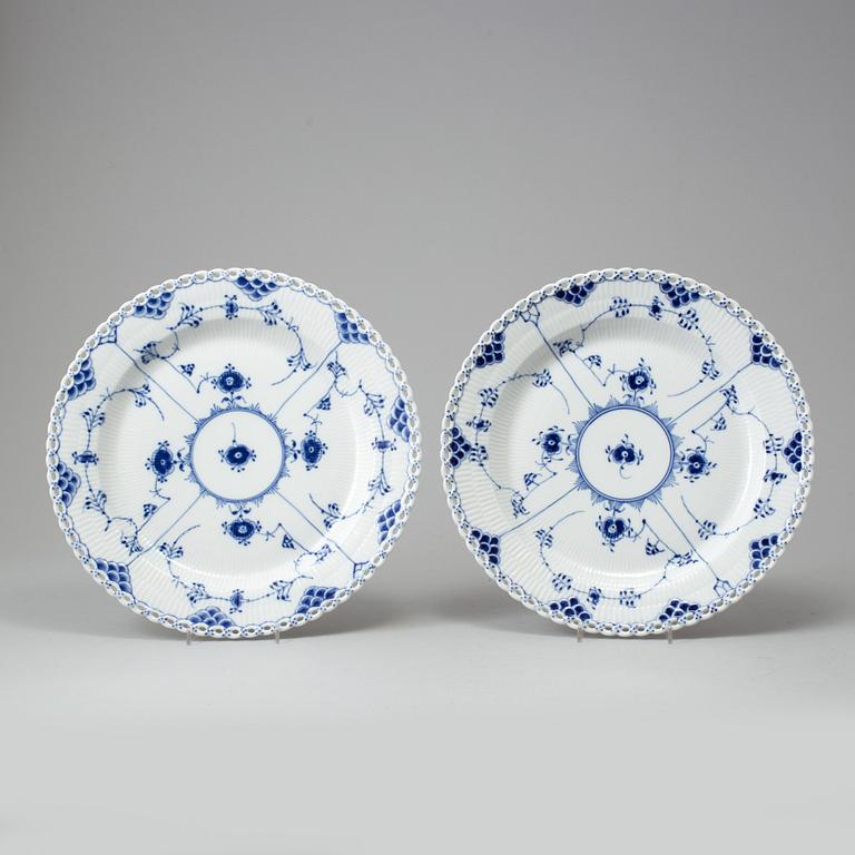 Two late 20th century, porcelain 'Musselmalet' pattern, serving dishes by Royal Copenhagen, Denmark.