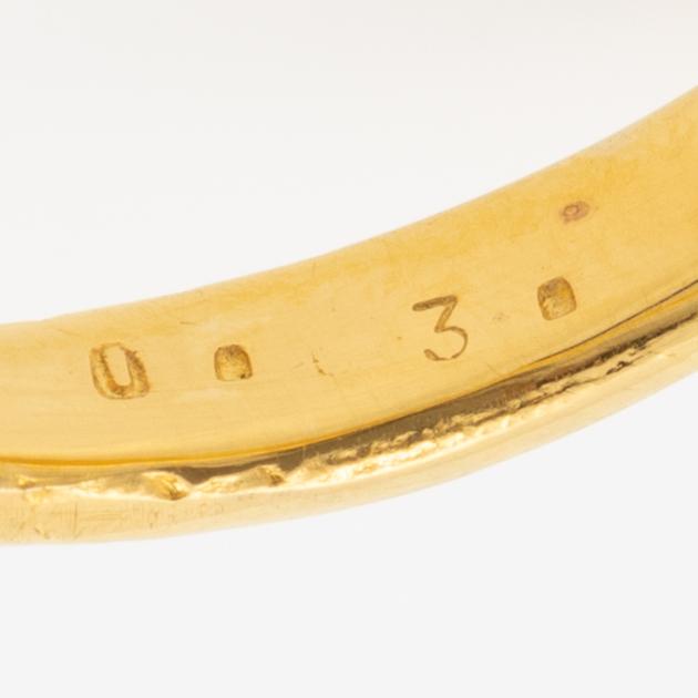 Ring, 18K guld med en rund briljantslipad diamant.