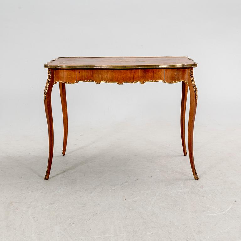 Damskrivbord, Louis XV-stil 1900-talets första hälft.