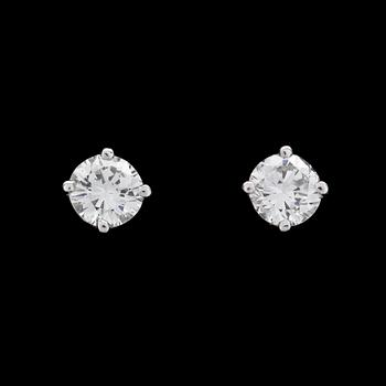 1187. EARSTUDS, brilliant cut diamonds, each app. 0.30 cts.