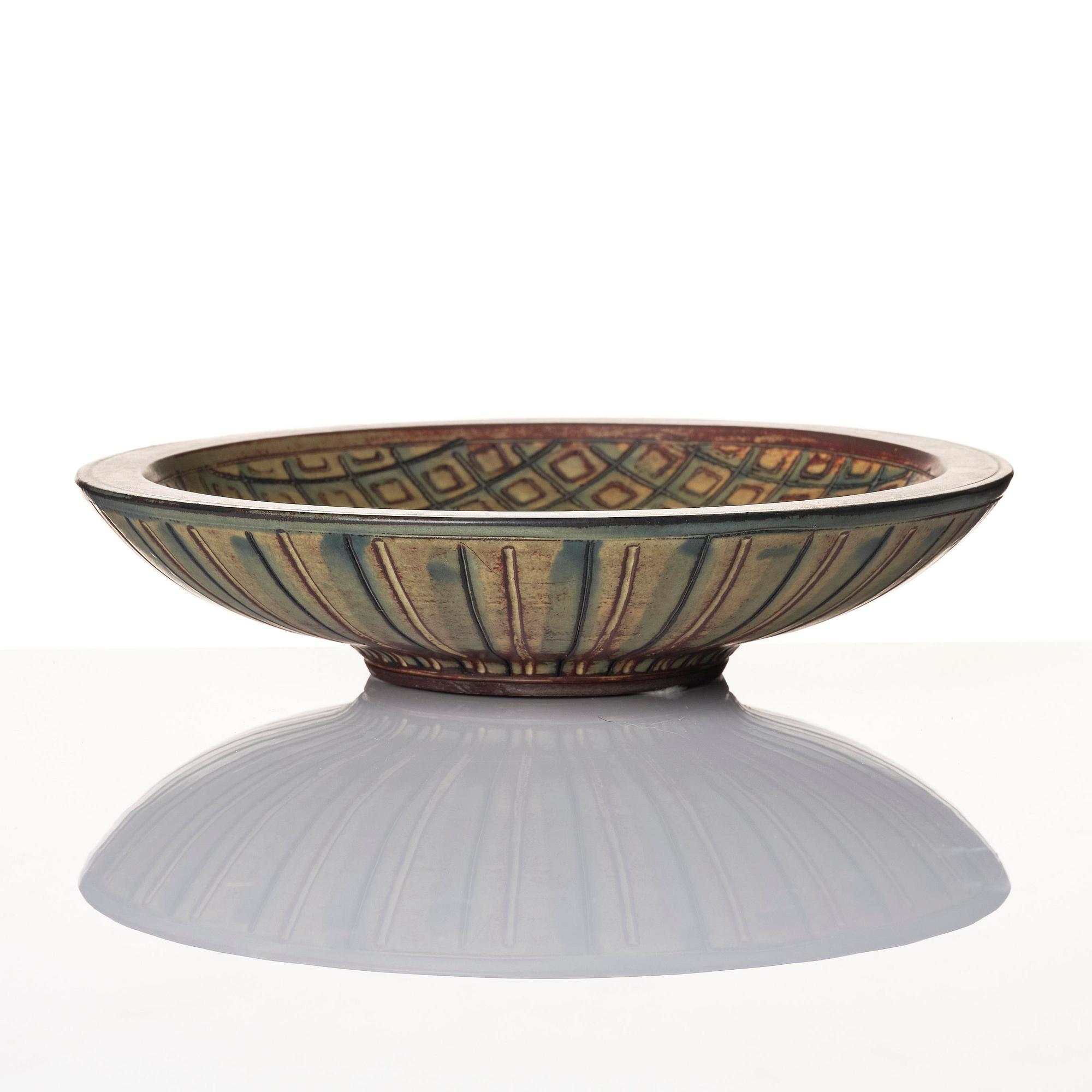 Wilhelm Kåge, a Farsta stoneware bowl, Gustavsberg Studio 1946.