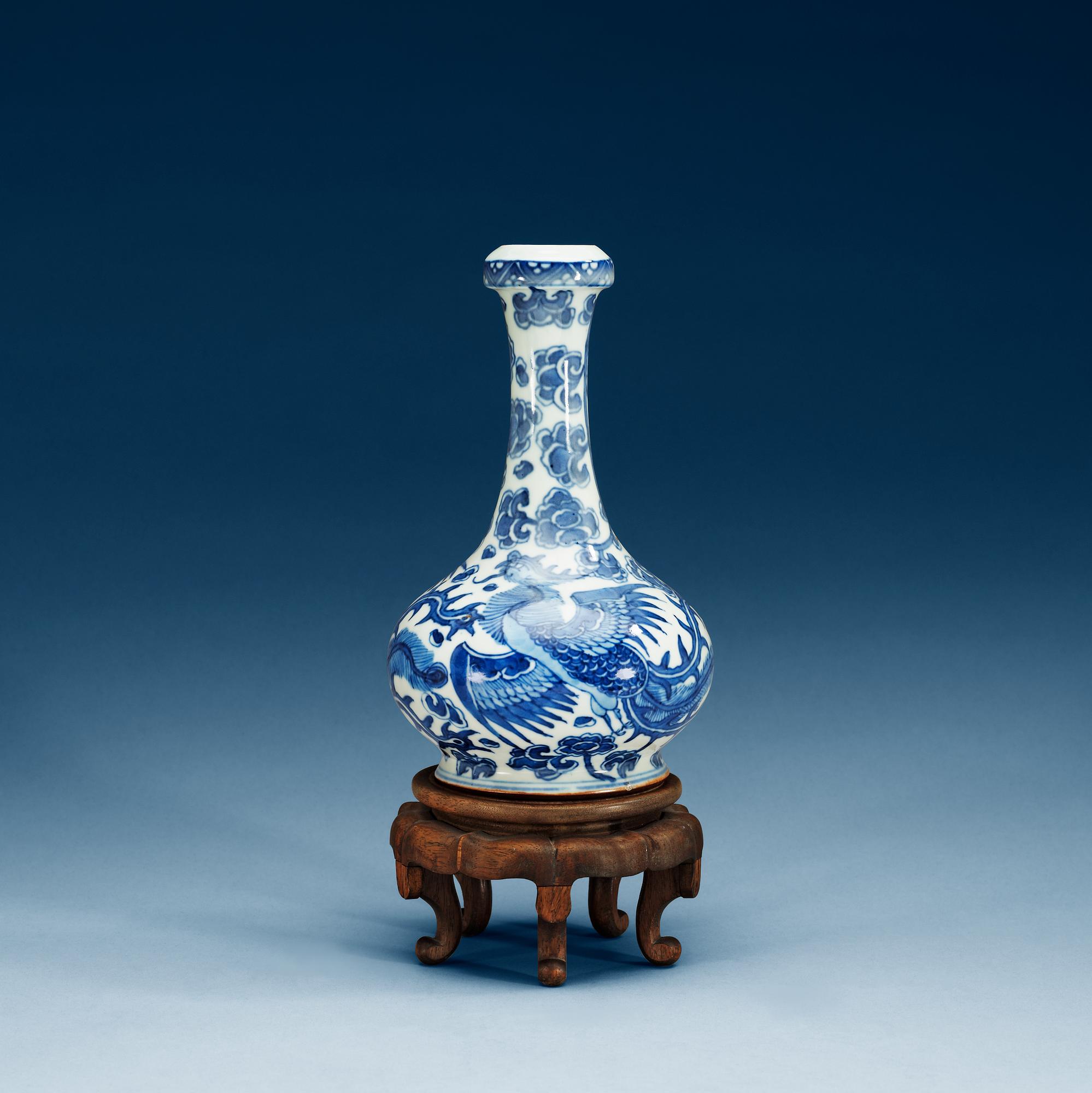 VAS, porslin. Qing dynastin, 1600-tal med Wanlis sex karaktärers märke.
