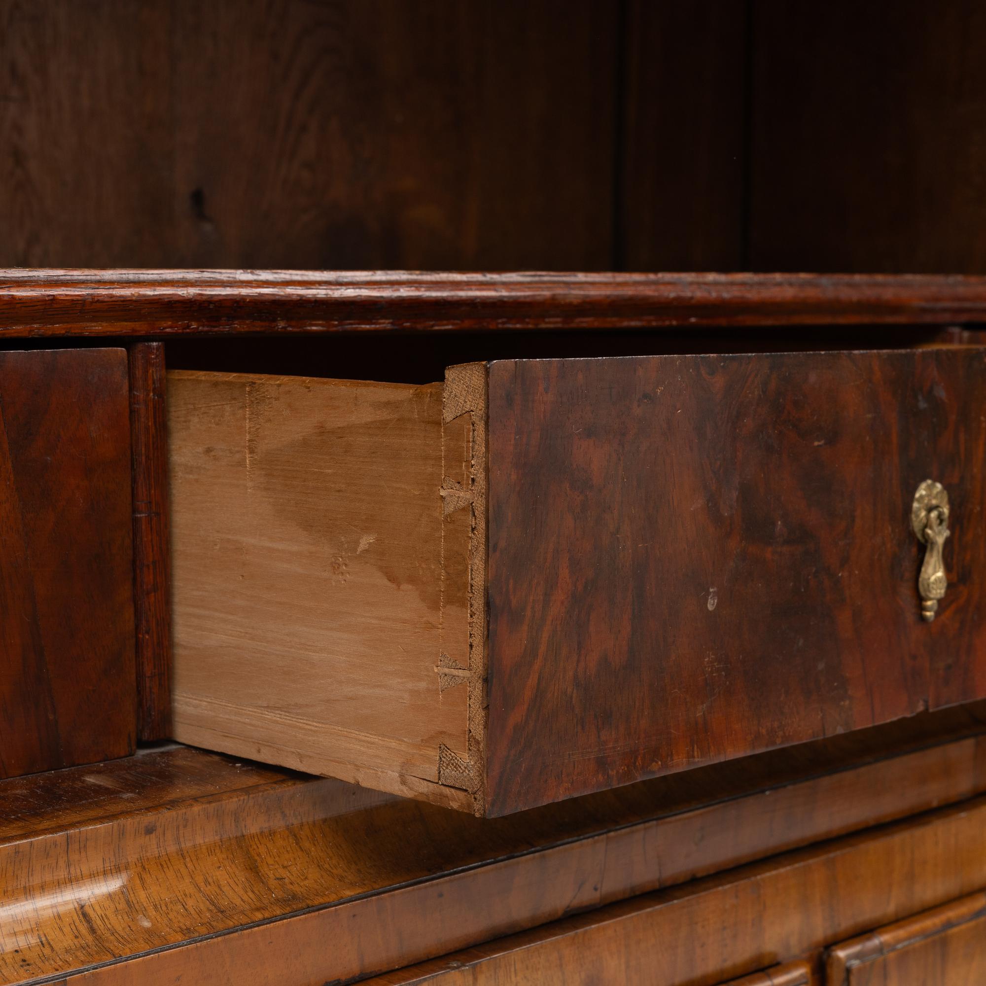 Salsskåp, 1700-talets andra hälft. Rokoko.