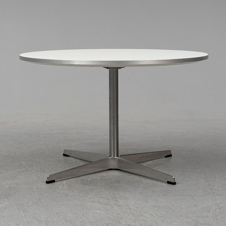 ARNE JACOBSEN, soffbord, för Fritz Hansen, 2000-tal.