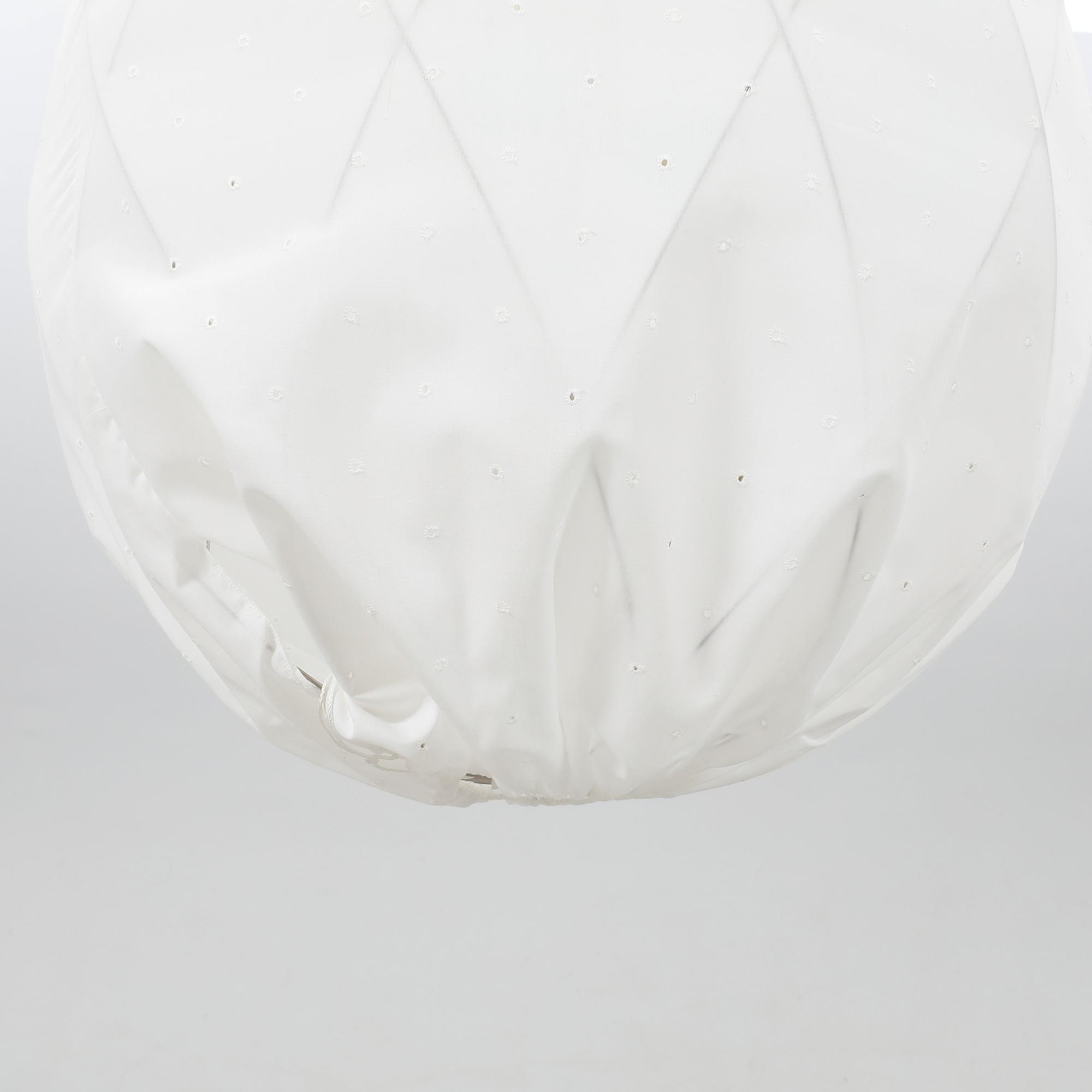 Tore Ahlsén, taklampa, "Pia-lampan", Gärsnäs.