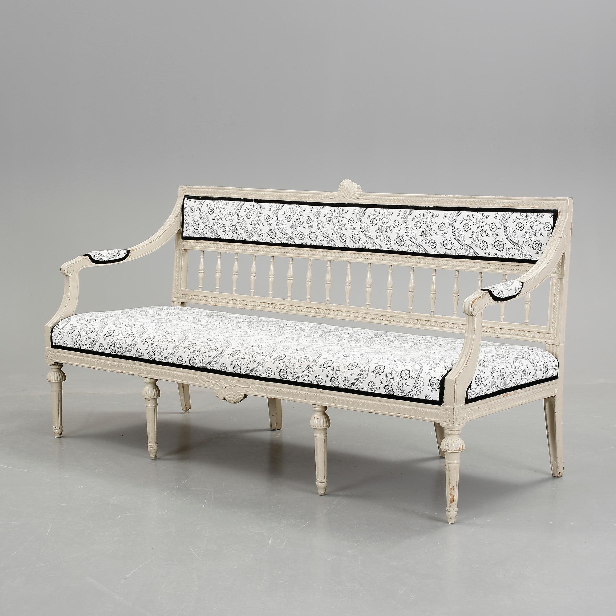 SOFFA, sengustaviansk, omkring år 1800.