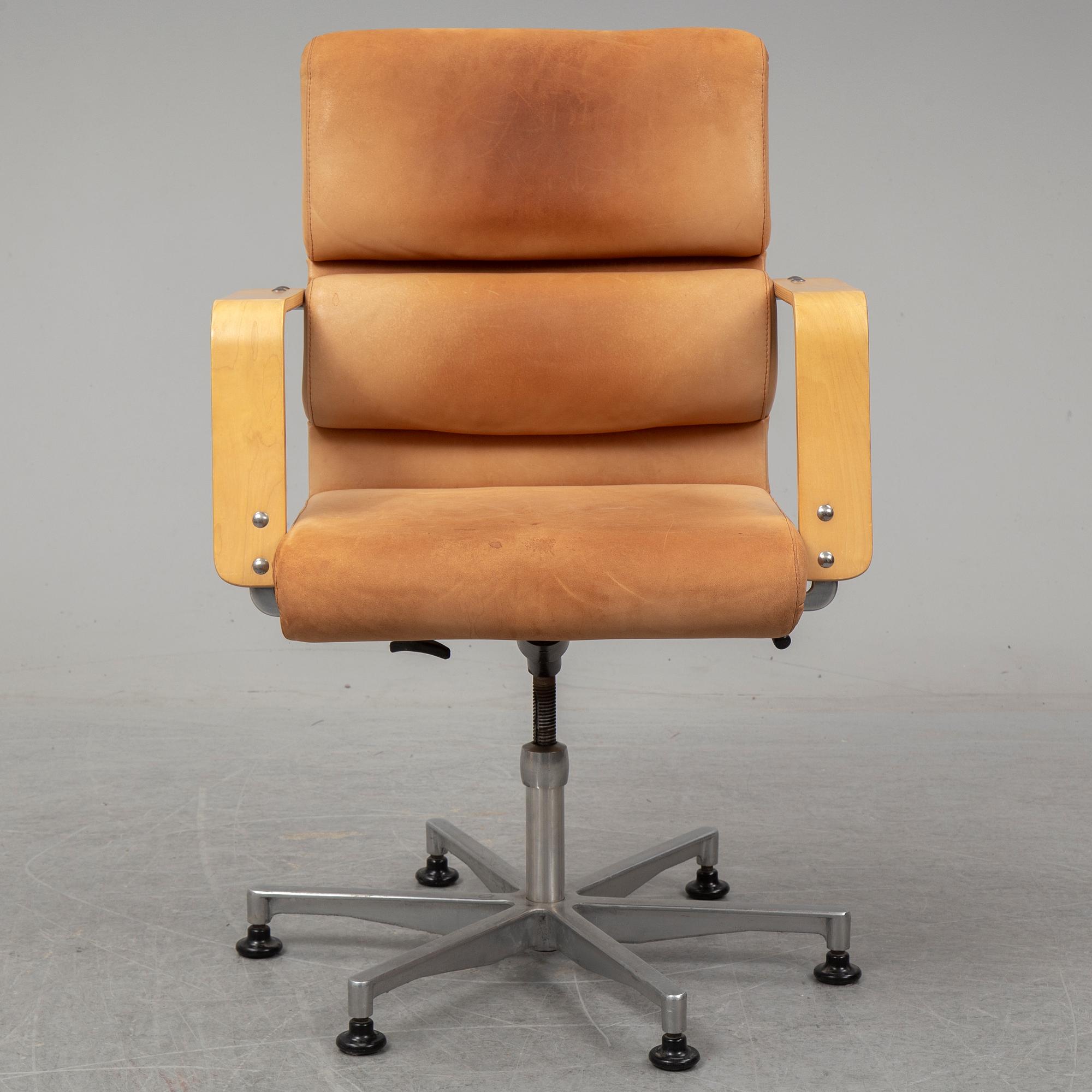 YRJÖ KUKKAPURO, a "Plaano" office chair, Avarte, Finland.