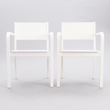 BEN AF SCHULTEN, a set of four open arm chairs model 423, Artek. Design year 1989.