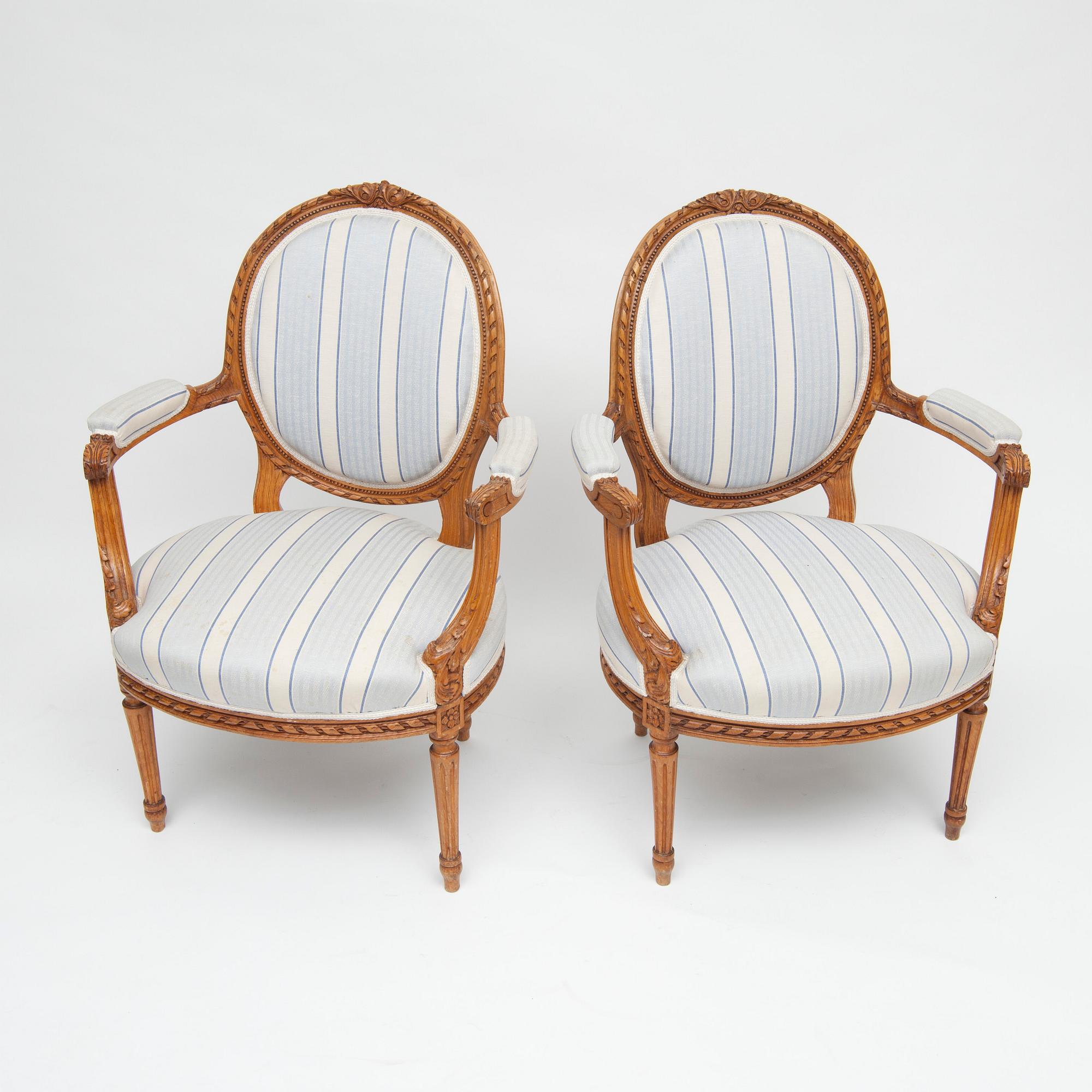 KARMSTOLAR, ett par, gustaviansk stil, 1900-tal.