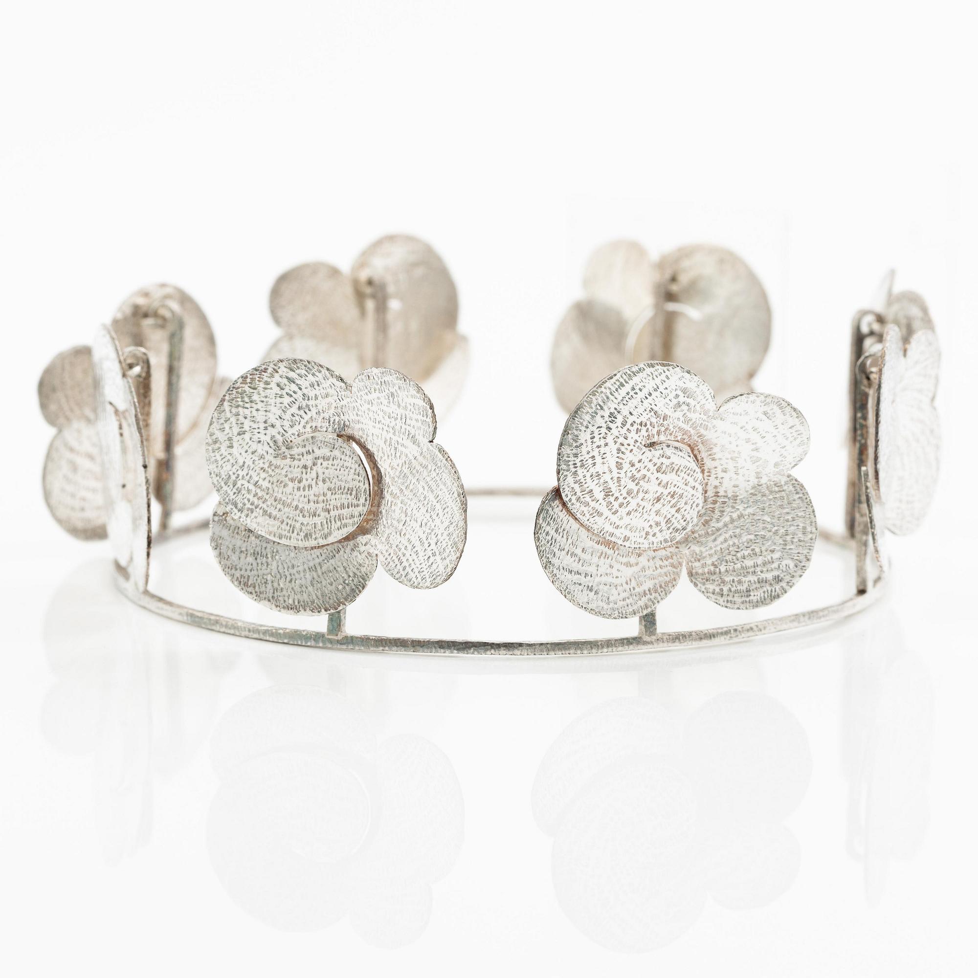PA Lundahl-Terrs, a bridal crown, silver.