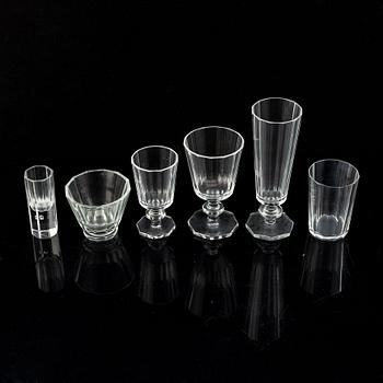 Elis Bergh, glasservis, 89 delar, "Karlberg". Kosta, 1900-talets andra hälft.