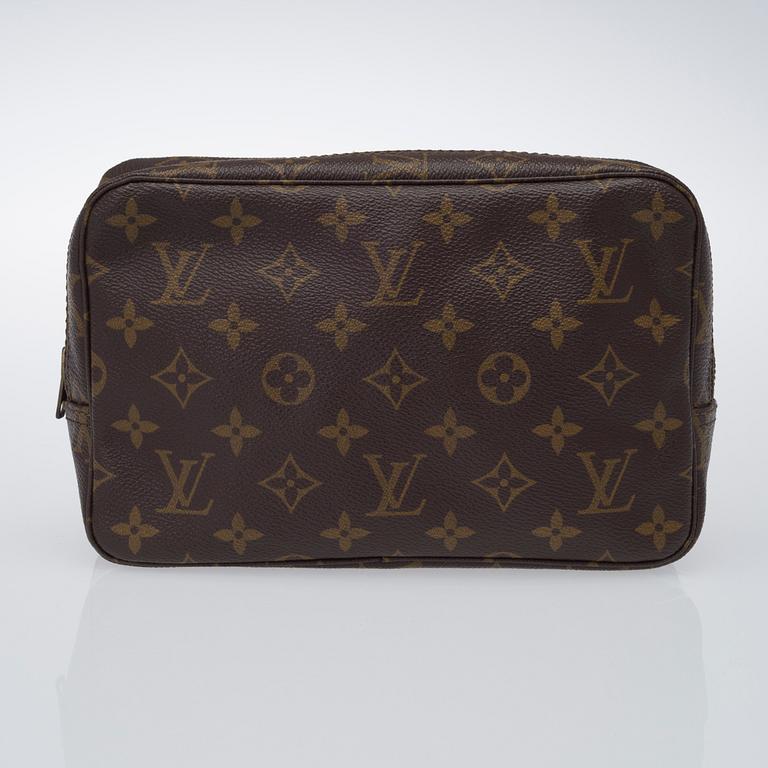TOILETRY BAG, Louis Vuitton.