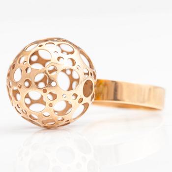 LIISA VITALI, SORMUS "Leppäkerttu", 14K kultaa, Westerback, Helsinki 1970.