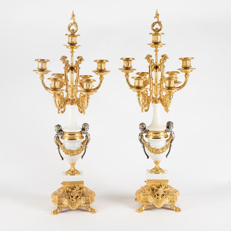 Kandelabrar, ett par, Louis XVI-stil, modern tillverkning.