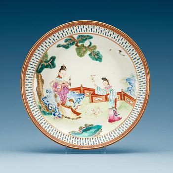 1524. SKÅLFAT, kompaniporslin. Qing dynastin, Qianlong (1736-95).