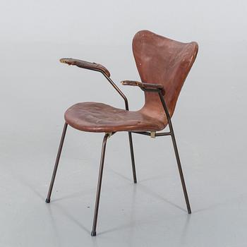 ARNE JACOBSEN, karmstol "Sjuan" för Fritz Hansen 1950-tal.
