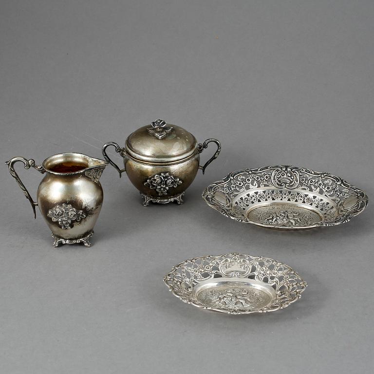 PARTI SILVER, 4 delar, importstämplat. Vikt 315 g.