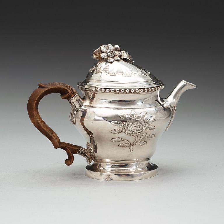 A Swedish 18th century silver tea-pot, marks of Johannes Nordgren, Jönköping 1788.