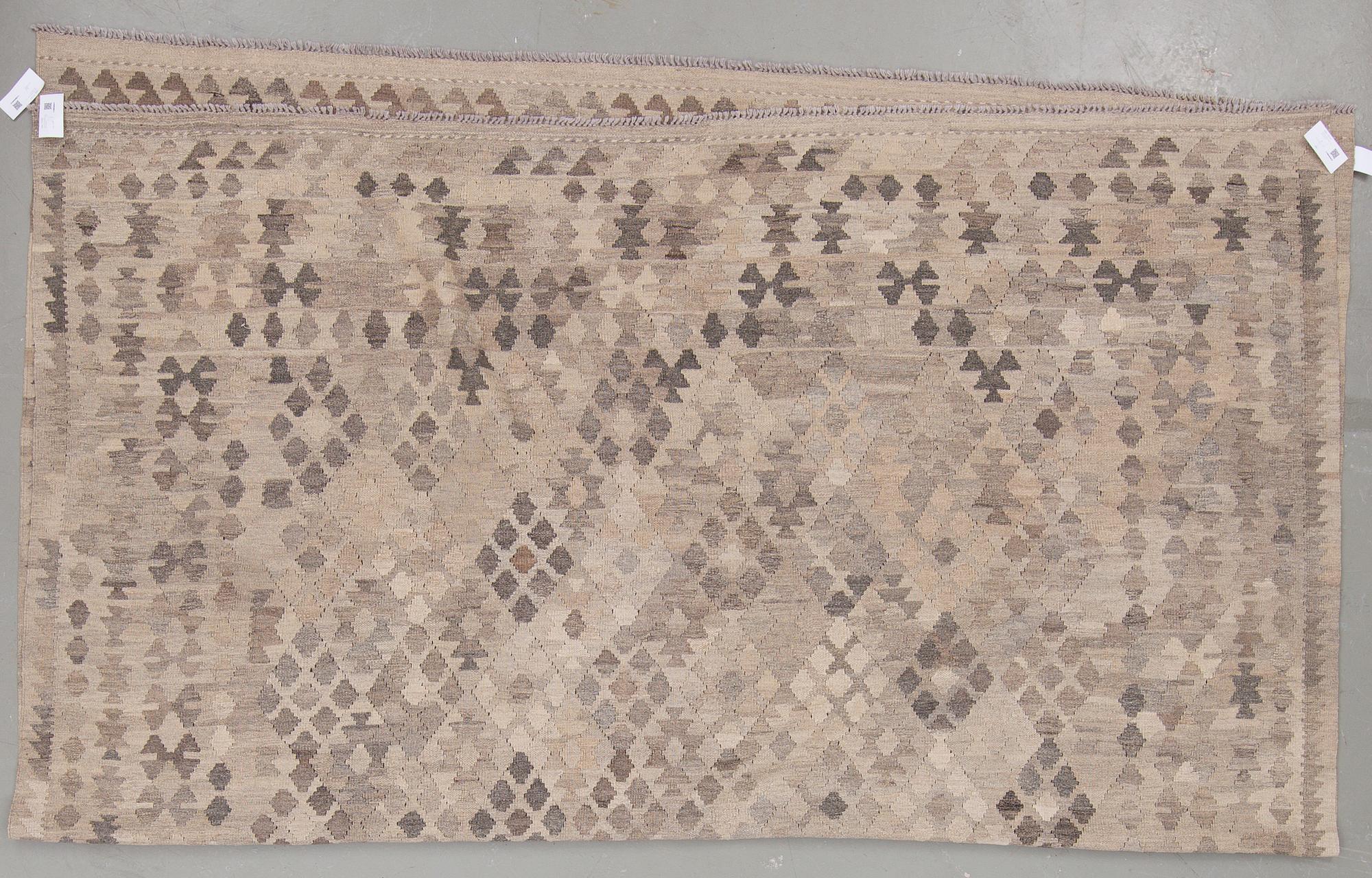KELIM, Uzbekistan. Ca  290x255 cm.