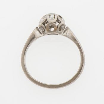 RING, briljantslipad diamant, 18K vitguld. Koruteollisuus Tillander, Helsingfors.