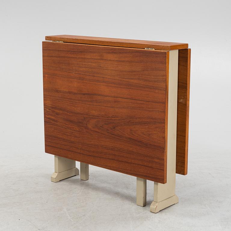 Carl Malmsten, a 'Vapensmeden' gate-leg table, second half of the 20th centruy.
