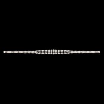 1118. A circa 5.50 cts billiant-cut diamond bracelet.