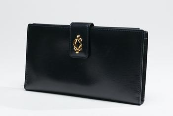 153. A 1980's Gucci wallet.