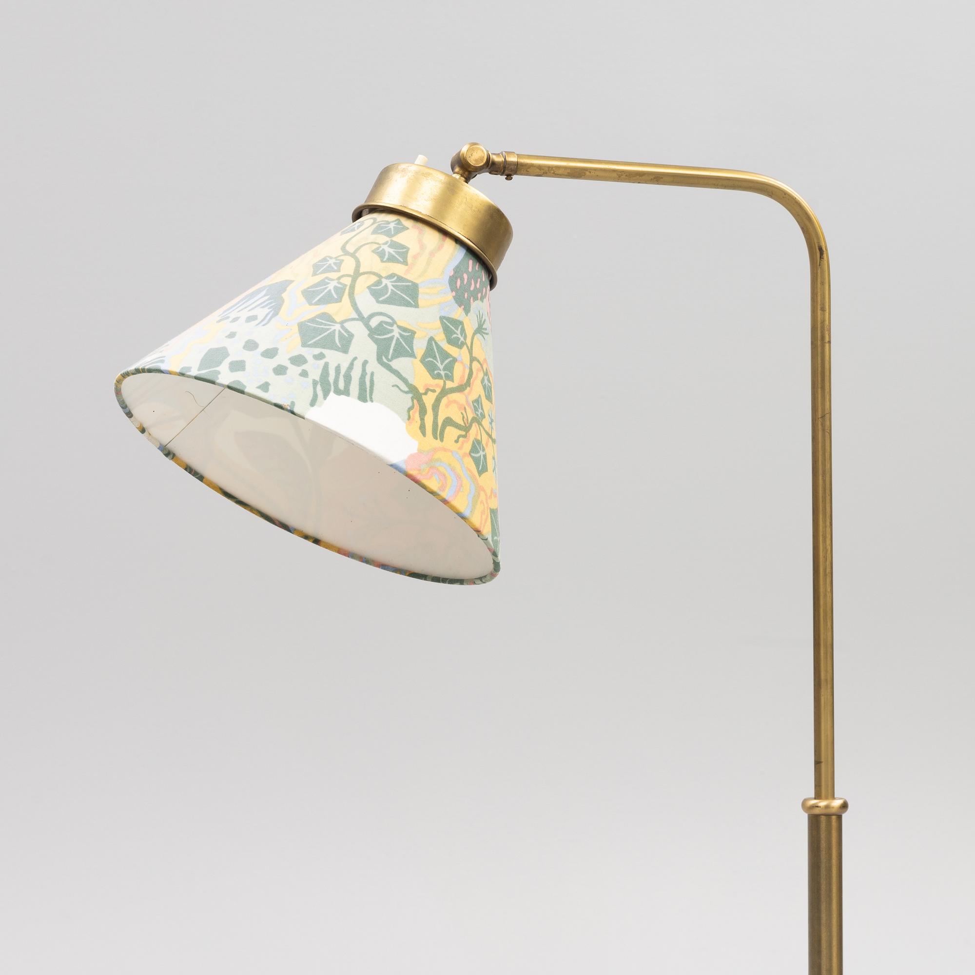 Josef Frank, golvlampa, modell "1842", Firma Svenskt Tenn, Stockholm, 1900-talets andra hälft.