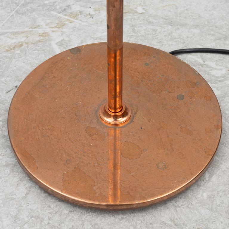 Poul Henningsen, golvlampa, "PH3½-2½.", Louis Poulsen, Danmark, 2000-tal.