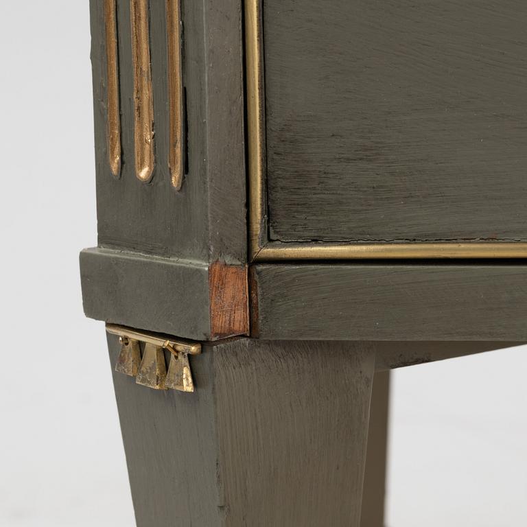 A late gustavian style chest of drawers, first half of the 20th Century.