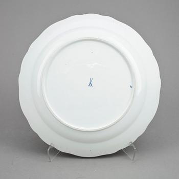 SERVERINGSFAT, porslin, Meissen, 1900-talets andra hälft.