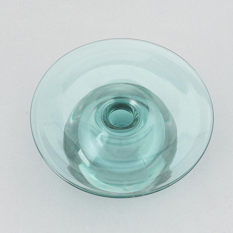A signed 'Saturn' glass vase by Nanny Still, Riihimäen Lasi Oy, Finland.