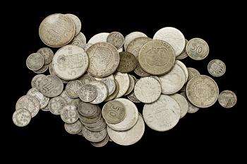 MYNT, 79 st, mestadels silver, Sverige, 1800/1900-tal. Vikt ca 500 g.