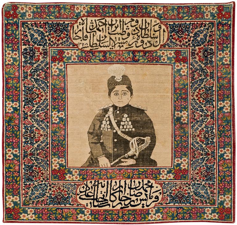 ANTIK KIRMAN LAVER FIGURAL. 62 x 64,5 cm.