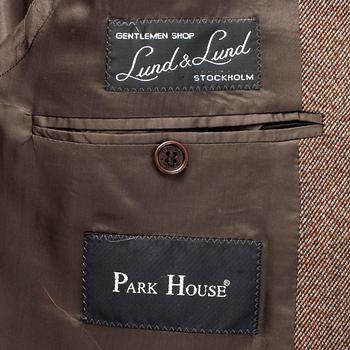 PARK HOUSE, a brown wool coat / covert coat, size 48.